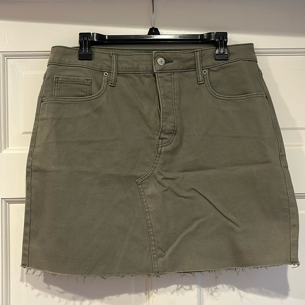 Old Navy army green buttonfly mini skirt.  Size 12